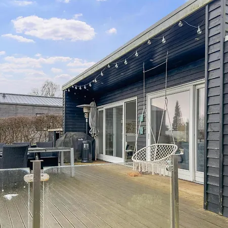 Vakantiehuis 3 Bedroom Pet Friendly In *